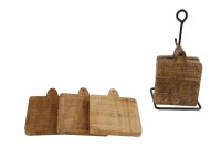 Set van 6 houten onderzetters op standaard